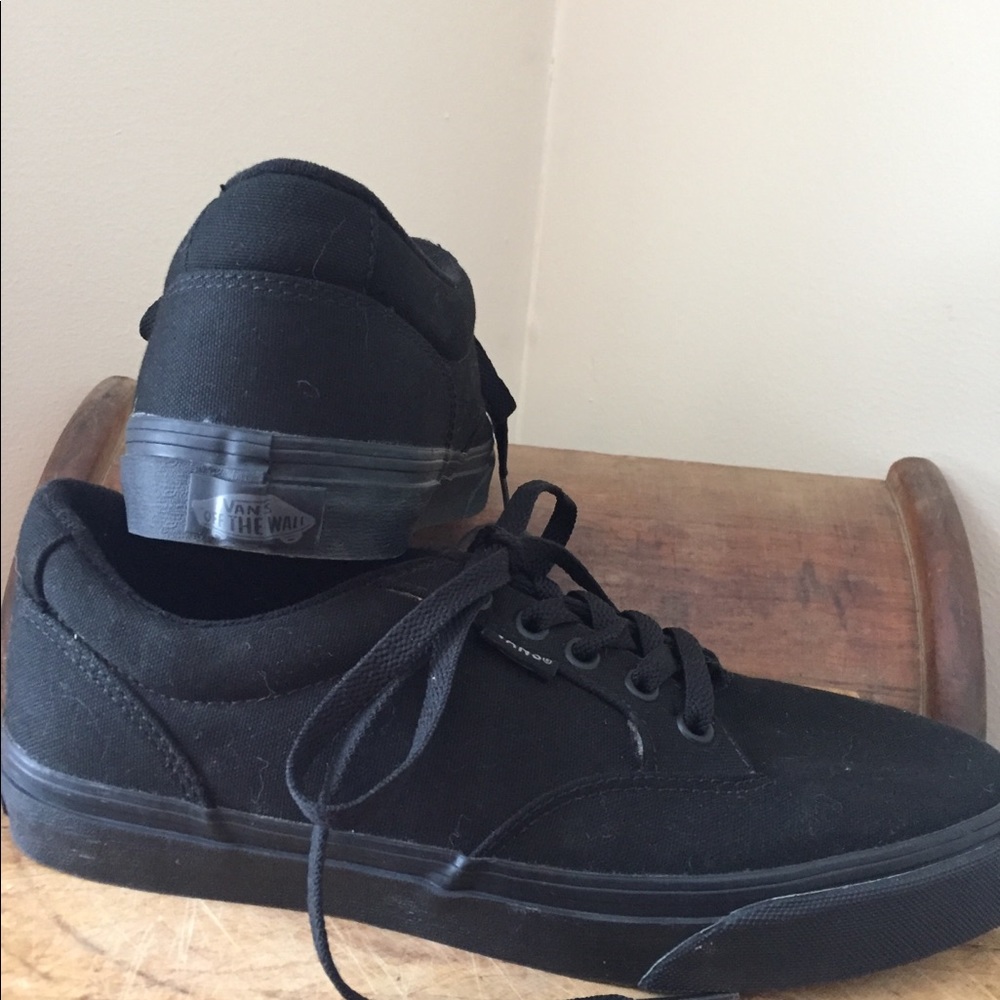 Blackout Lowtop Men’s Size 7.5 Vans